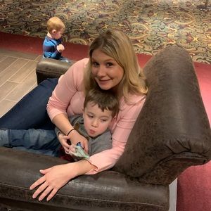 Meet your Posher, April